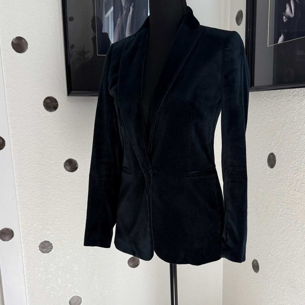 J. Crew Women's Black Velvet Blazer, size -00, condition- excellent